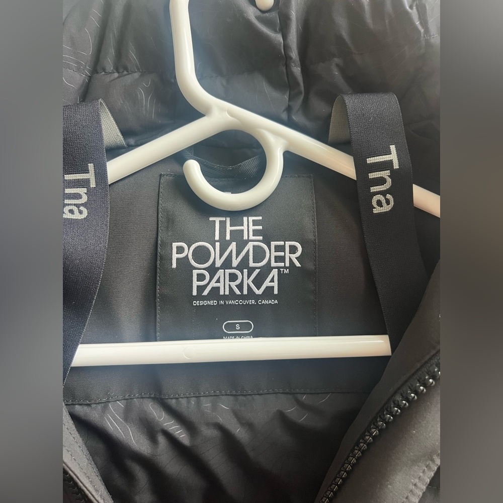 Aritzia Powder Parka Black - Picture 6 of 10